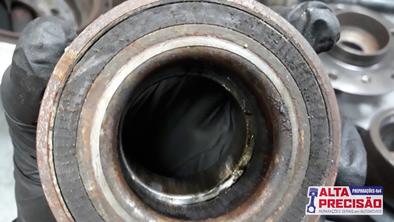 Video # 36... muitos pormenores técnicos VOLVO V60 D6 hibrido & BMW E90 335D