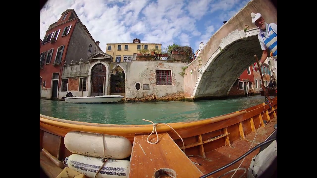 LA MIA MERAVIGLIOSA VENEZIA VISTA CON LA LENTEZZA IN UNA BARCA A REMI TRA RII E CANALI_OTTOBRE'25_ak