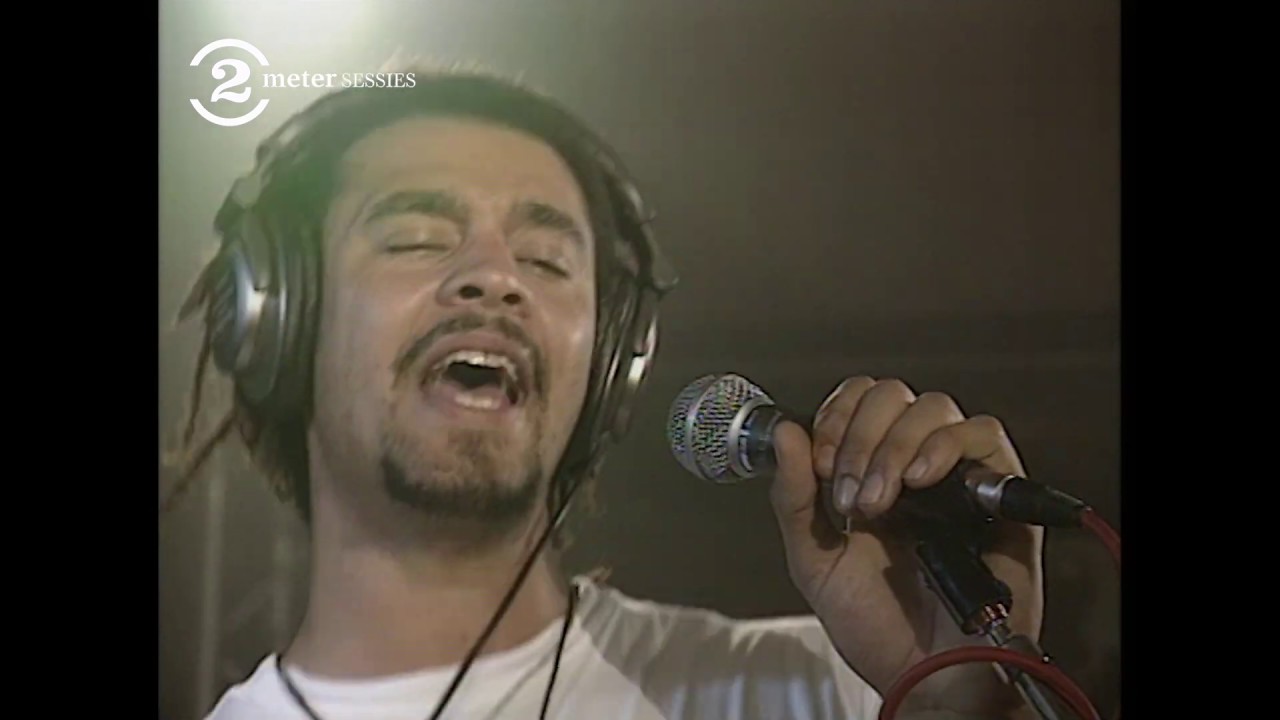 Michael Franti & Spearhead - People In Tha Middle (Live on 2 Meter Sessions)