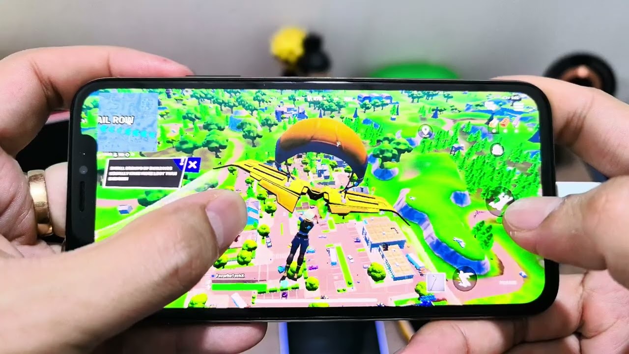 iPhone XS Fortnite GamePlay in 2025