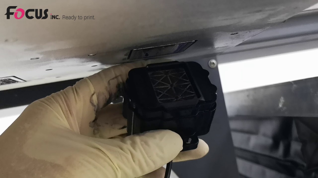 15 How to work with 6090 uv printer galaxy jet Load ink to print heaad by manual way 2