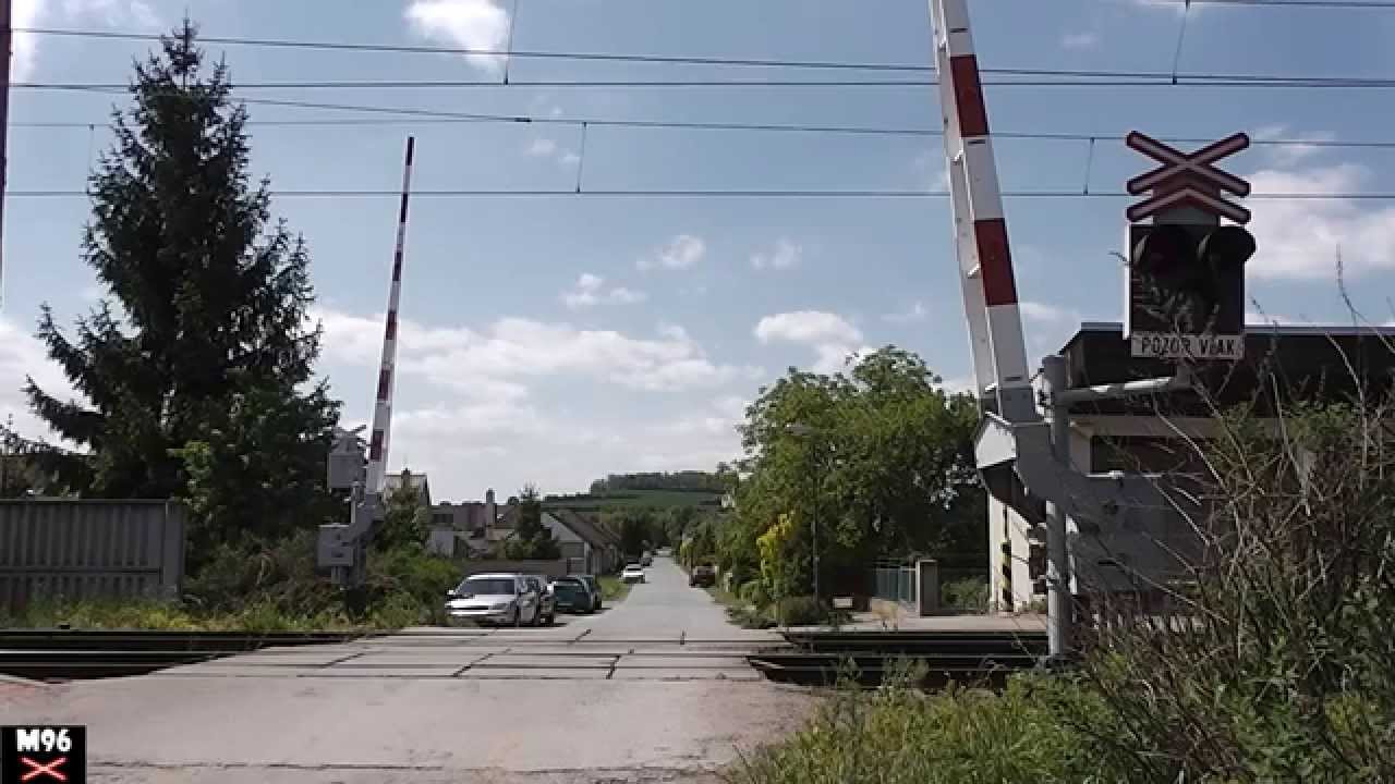 Železniční přejezd Nová Ves u Kolína #1 [P4925] - 18.5.2015 / Czech railroad crossing