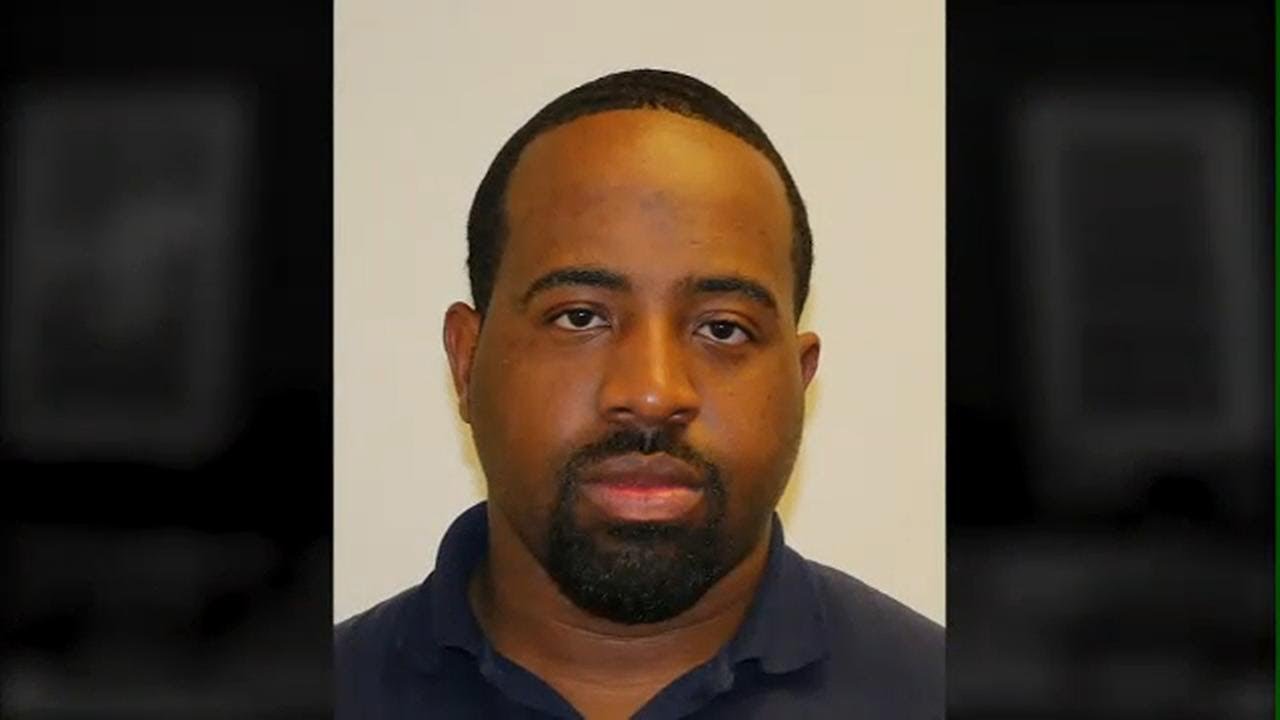 Long Island postal carrier charged with stealing credit cards