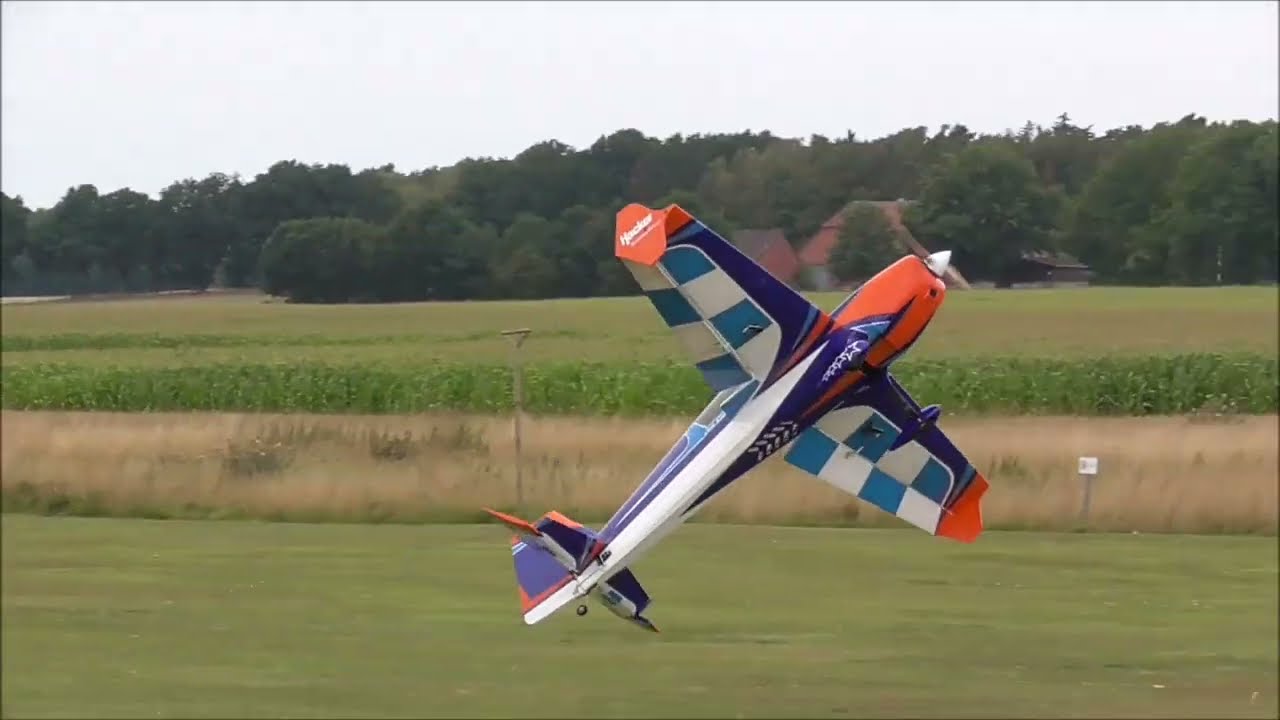 Extreme Flight Extra 300 60 Zoll mit Musik by Christian Klatzka