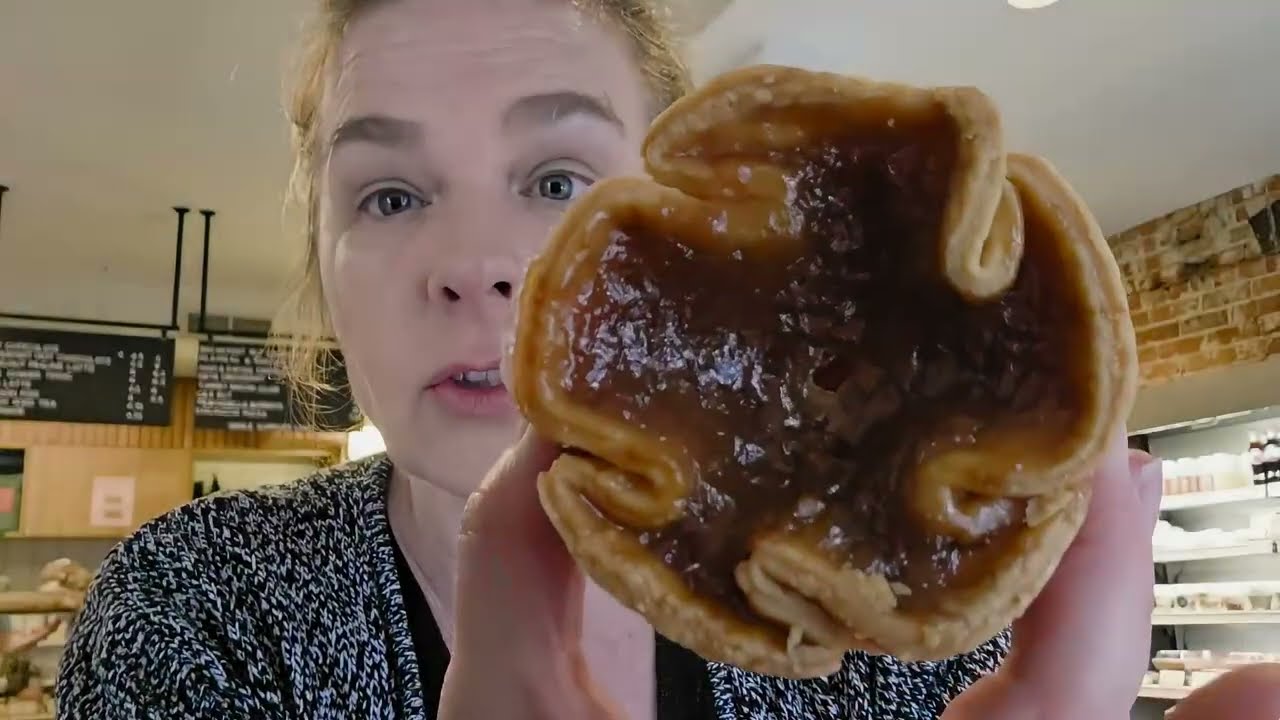 Reviewing the AWARD WINNING Baked Goods At Circles & Squares Bakery - Toronto