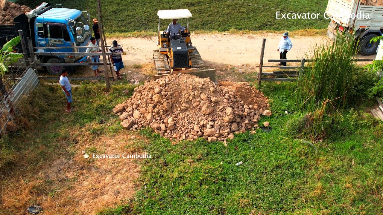 Filling Land Size 10 x 20 Meter By 5 Ton Dump Truck Supply Soil And Bulldozer MITSUBISHI Pusher Soil