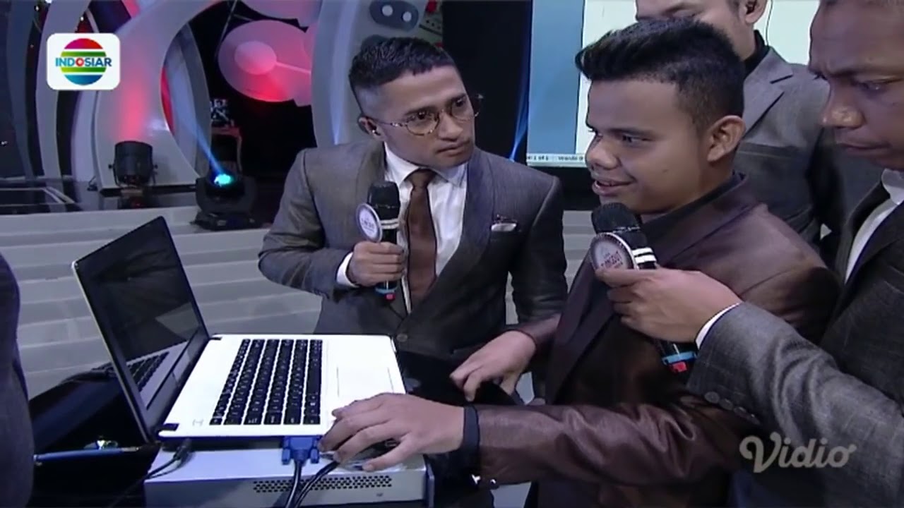 INI HEBAT! Meski Tak Bisa Melihat, ARIF Mampu MENGOPERASIONALKAN Laptop - LIDA
