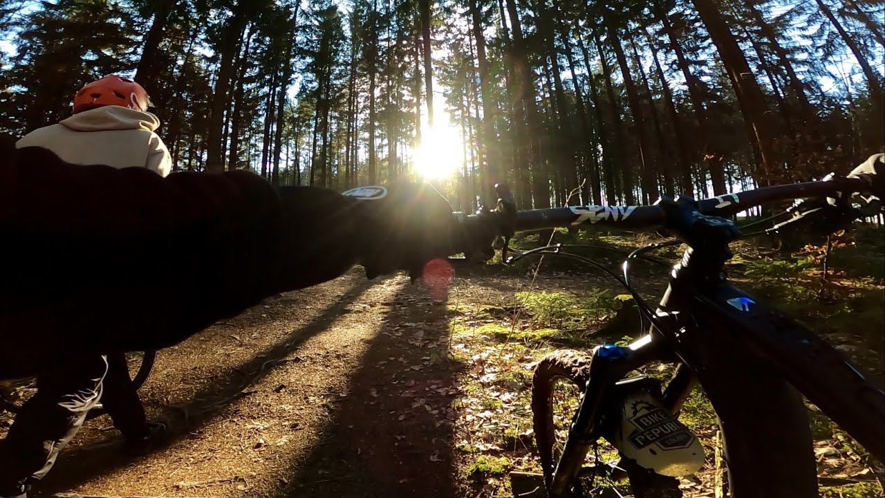 Muddy but cool secret trails ride near Chemnitz/Germany; March 2021