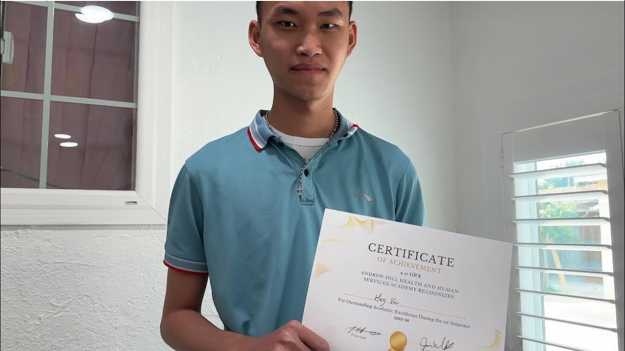 BÉ HUY Ở MỸ MỚI MỘT NĂM RƯỞI MÀ THÀNH TÍCH HỌC TẬP XUẤT SẮC LUÔN ÔNG BÀ CÔ CHÚ ƠI.