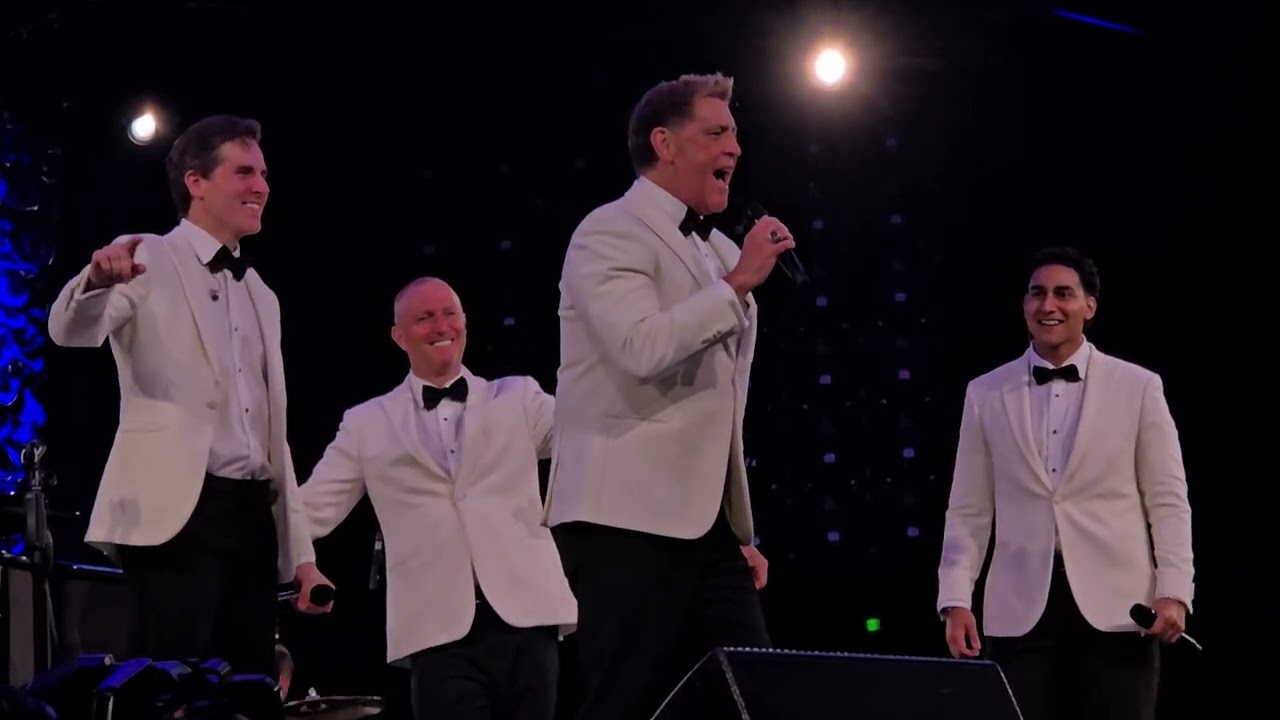 Ernie Haase and Signature Sound.                                      O What A Savior 