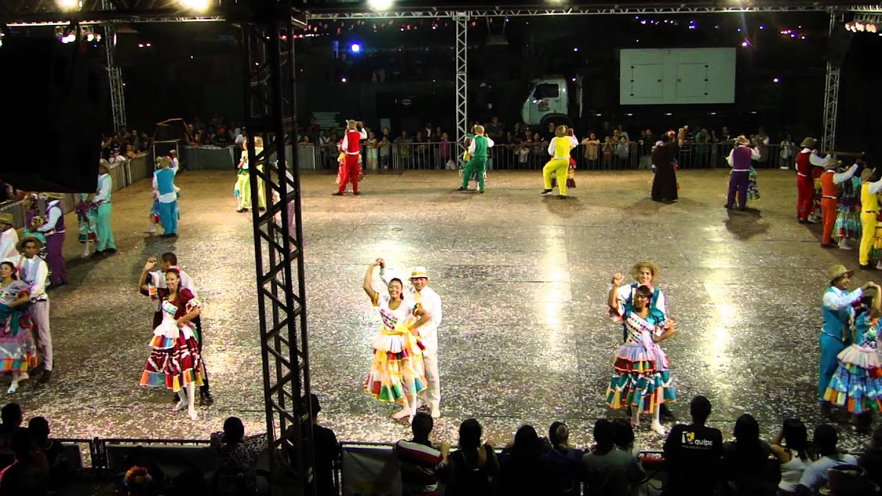 Quadrilha Triscou Queimou - Maior São João do Cerrado 2012