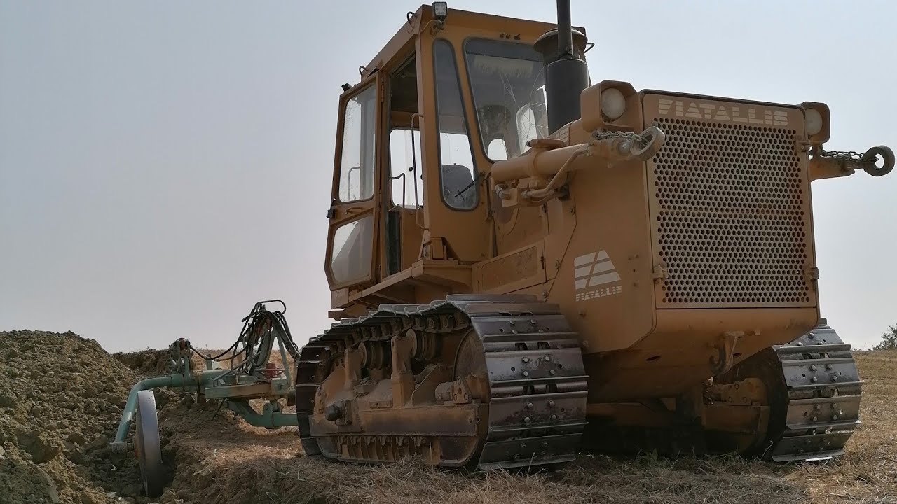 Aratura con FIATALLIS FA200 e bivomero BORGATTI. COLLINA