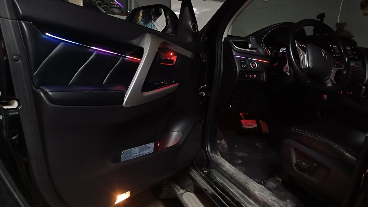Атмосферная подсветка салона автомобиля Mitsubishi Pajero Sport