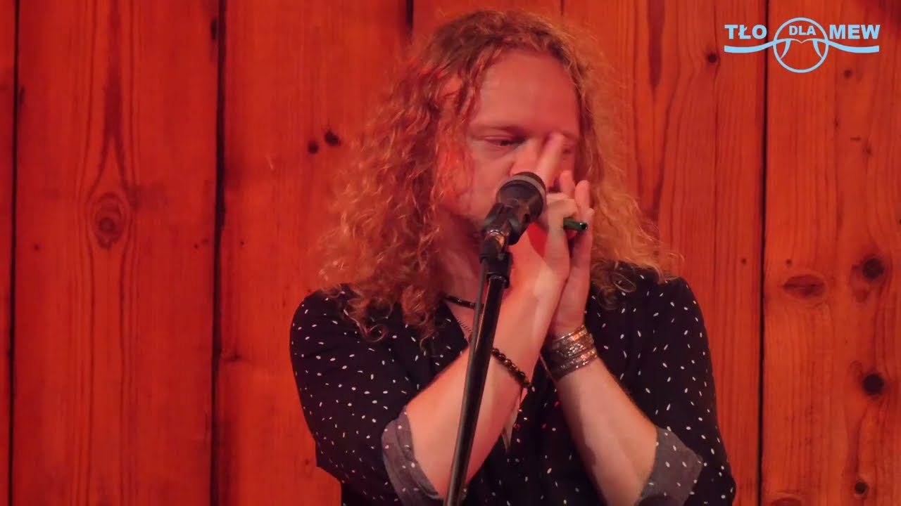 Stevie Ray Vaughan - Pride And Joy - (acoustic cover by Maks Kwapień & Eryk Haba) Live w Tło Dla Mew