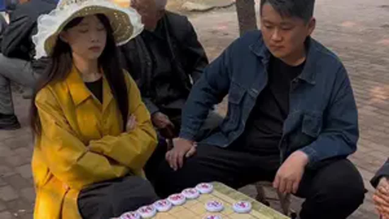 豆包挑战三亚象棋高手！街头象棋喜欢象棋关注我现场实拍象棋 高手在民间