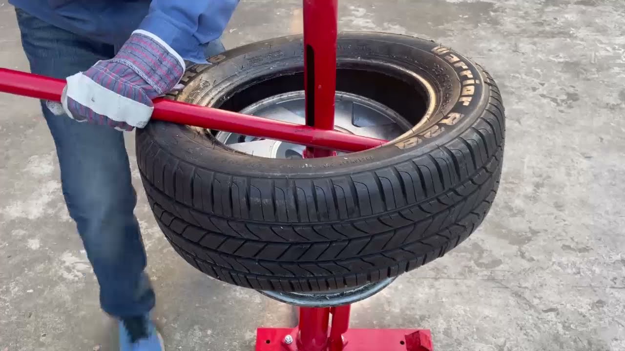 8 to 16 in. Tire Changer \ Machine &agrave; changer les pneus, 8 &agrave; 16 po - 8741407
