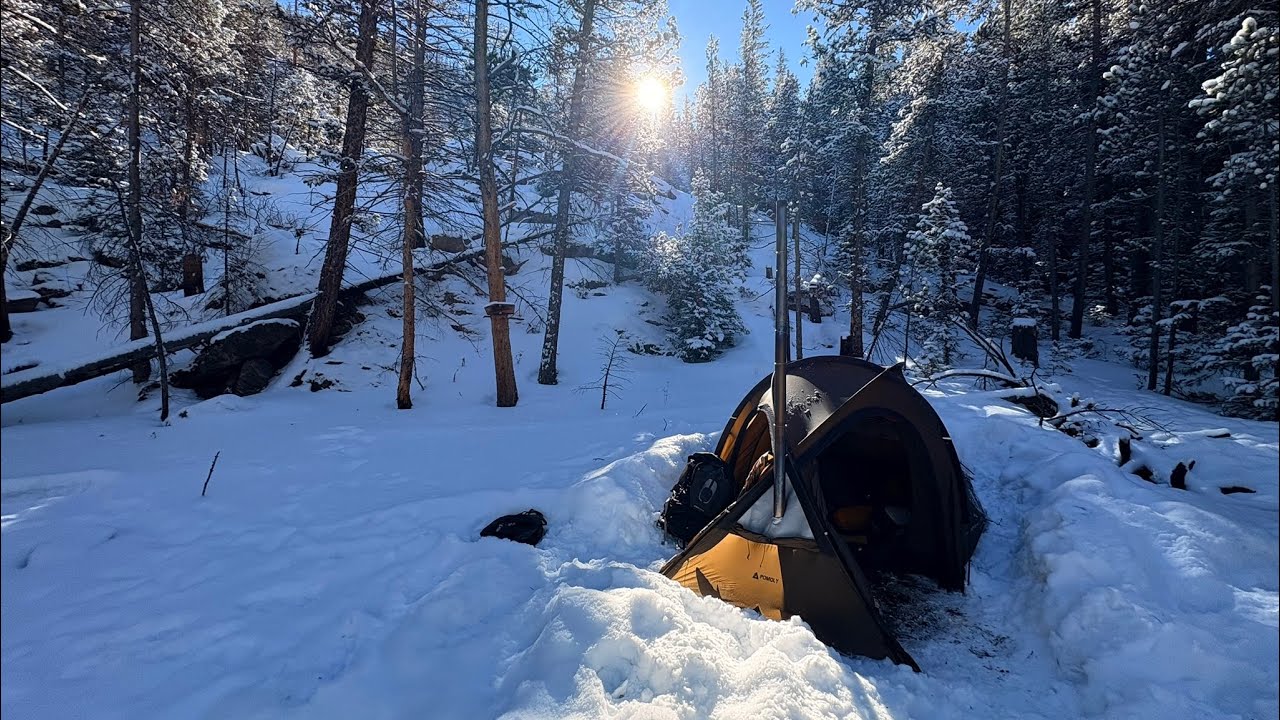 Hot tent camping in the snow, 14 degrees 🥶