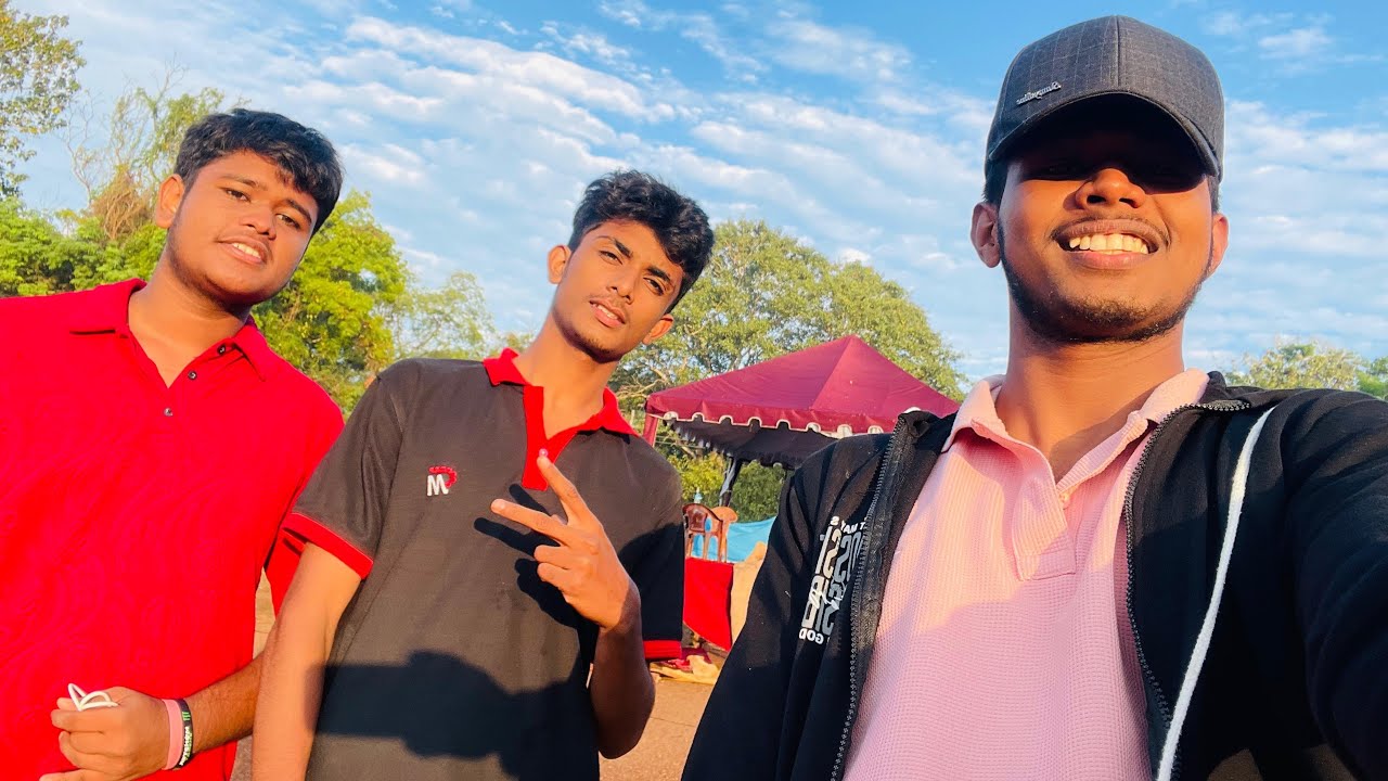 Chamika Kalhara  with friends ඔක්කොම එන්නෝ