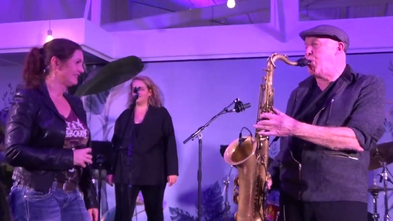 Blues op Zondag Muziek op Rhoon The Still Believe Band led by Hans La Faille Film. Maggie Oliva