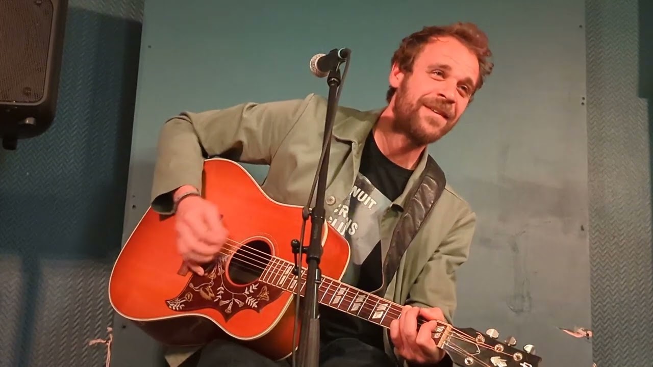 Cyril Mokaiesh aux Canotiers : 