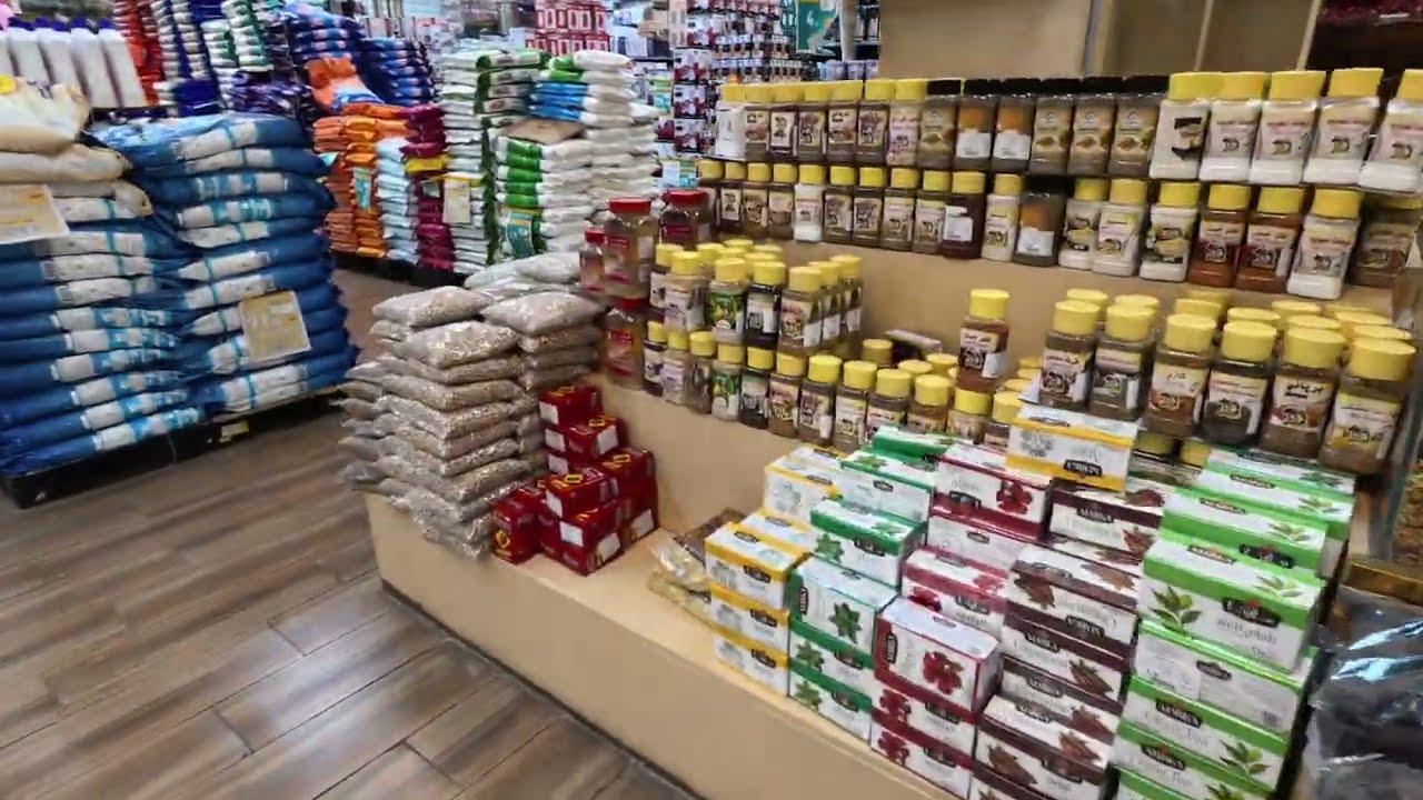 اليوم نزل الراتب رحنا انا والشباب نتسوق