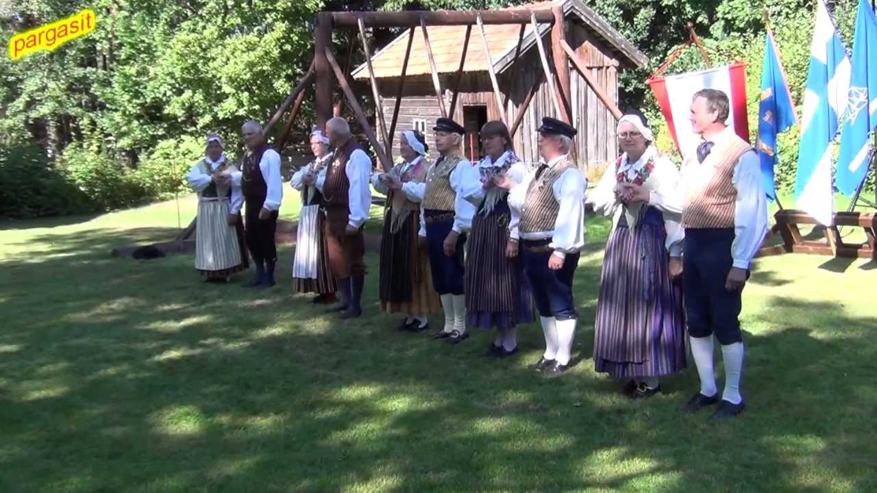 Folk dance - Tjöck menuett på Gungfesten i Sibbesgården 28.07.2013