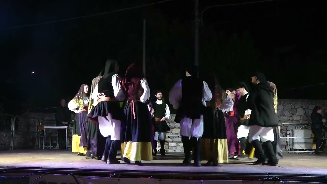 ==Gruppo Folk San Paolo di Monti==   =Su passu giradu a ballittu=   (10)