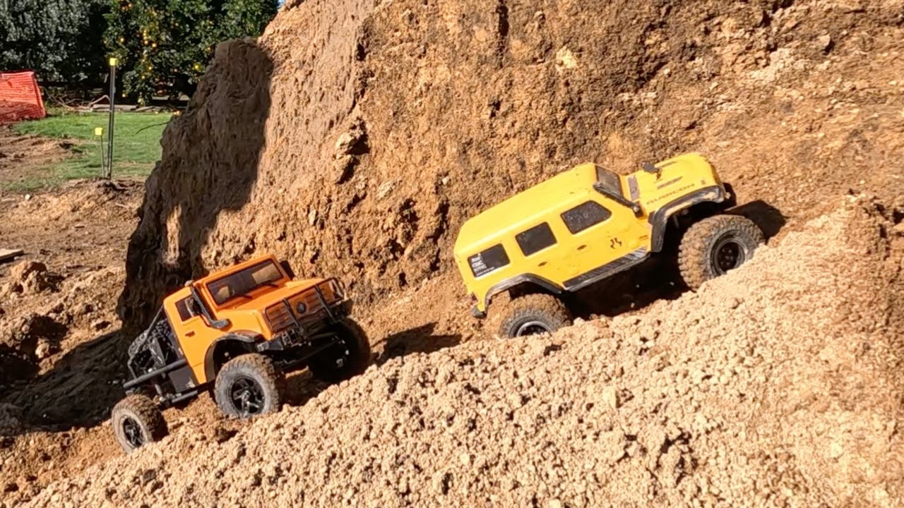 SCX24 Jeep Wrangler & CR18P T-Hunter - Crawling