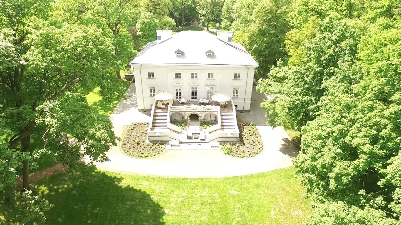 Pałac Cieleśnica - widok z lotu ptaka