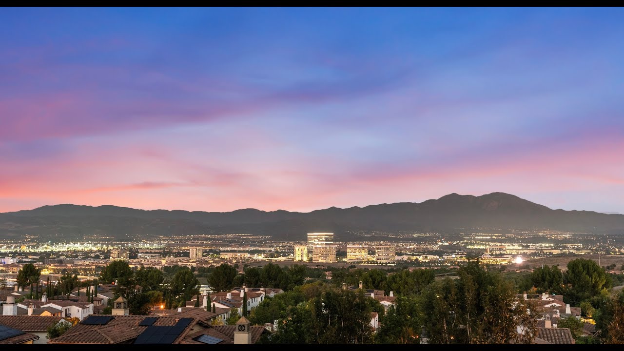 Epic Orange County Views: Luxurious Single-Story Dream Home.