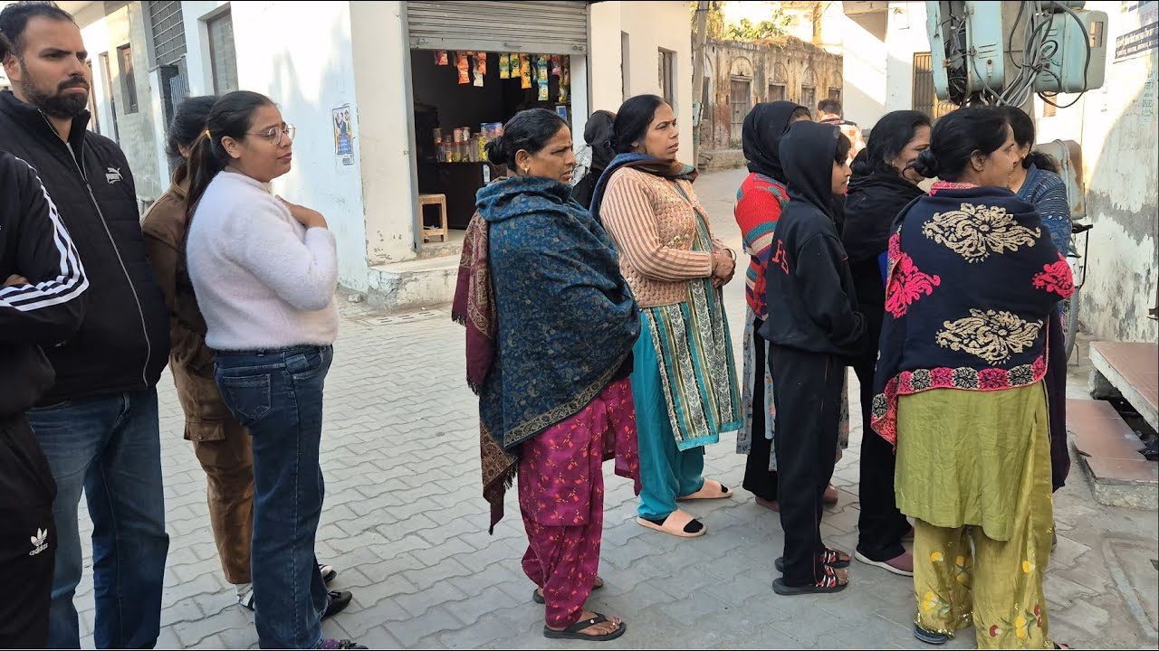 ਸਮਾਣਾ ਦੇ ਮੋਤੀਆ ਬਾਜ਼ਾਰ ਨੇੜੇ ਘਰ ਵਿੱਚੋਂ ਇੱਕ ਨੌਜਵਾਨ ਦੀ ਲਾਸ਼ ਮਿਲੀ।ਘਰ ਬਾਹਰੋਂ ਬੰਦ ਸੀ ਤੇ ਜੰਦਰਾ ਲੱਗਿਆ ਹੋਇਆ ਸੀ