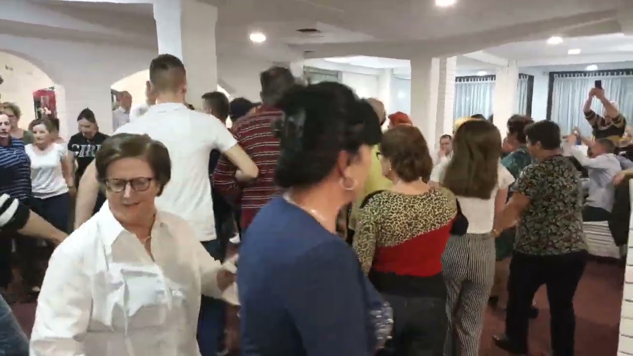 Kolo uz pjesmu, Tresu mi se damari ko drva na kamari - PIKETOVI ahbabi.