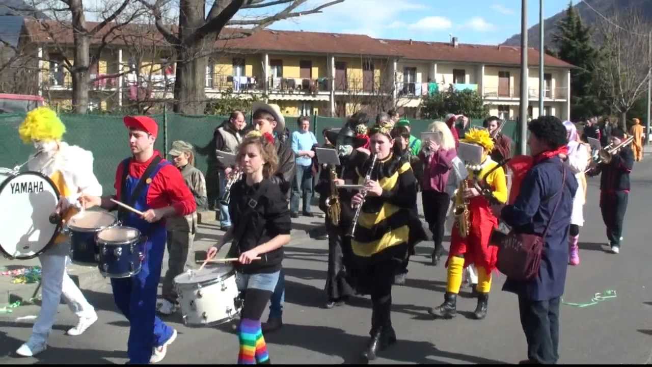 Porlezza sul Ceresio/Lago di Lugano - Il Ritorno del Carnevale- Sfilata Sabato 25 Febbraio 2012