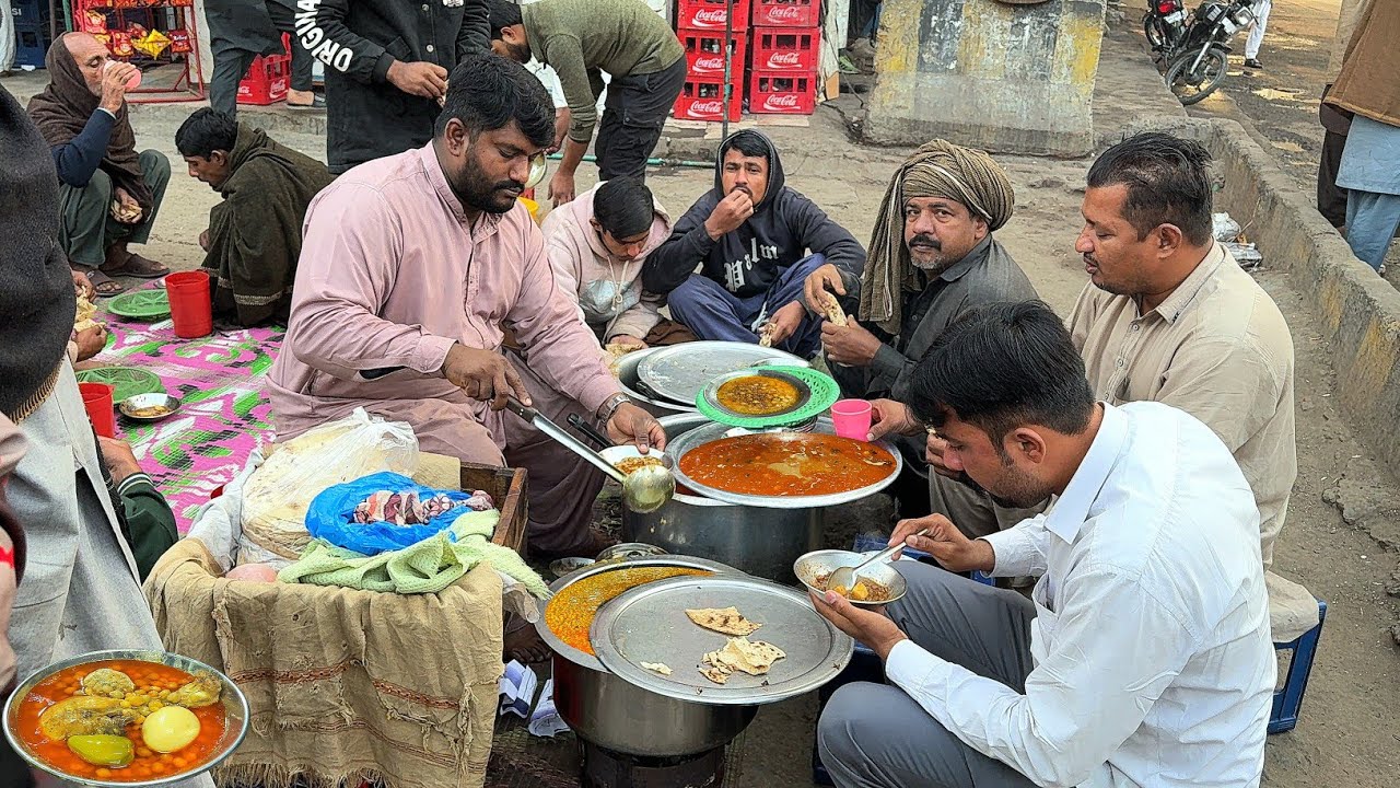 ONLY RS 70/- 🤫 ASIAN BIG CITY ROAD SIDE DESI BREAKFAST SHAHID NASHTA POINT | ANDA CHANAY | VEGETABLE
