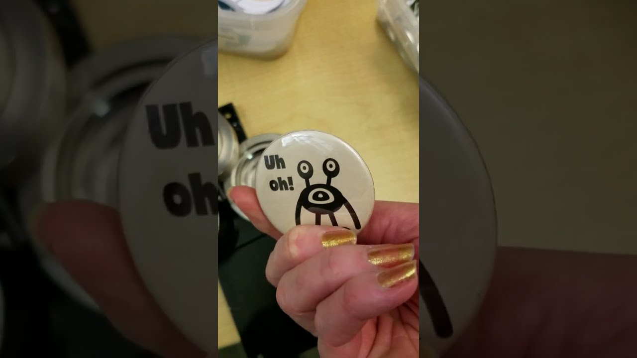 How to use American button maker machine