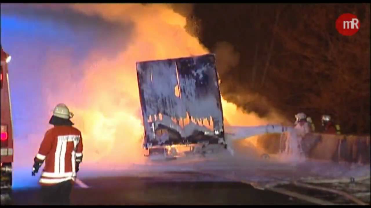 LKW brennt lichterloh auf der A2