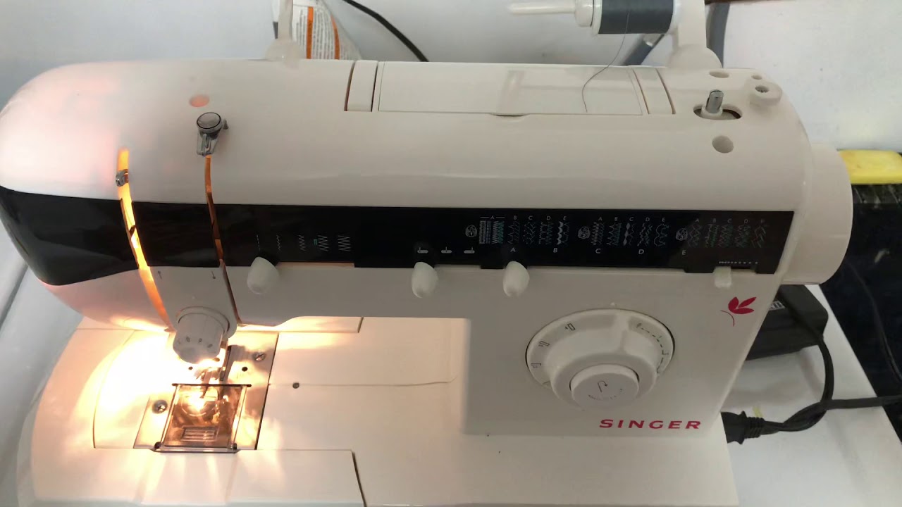 Singer 2732 Sewing Machine: Threading The Needle