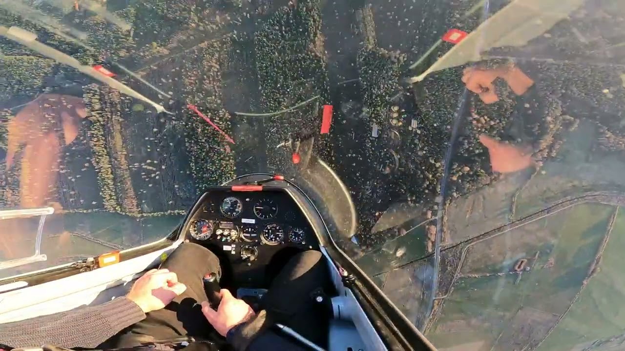 Akrobatinis skrydis sklandytuvu ASK - 21