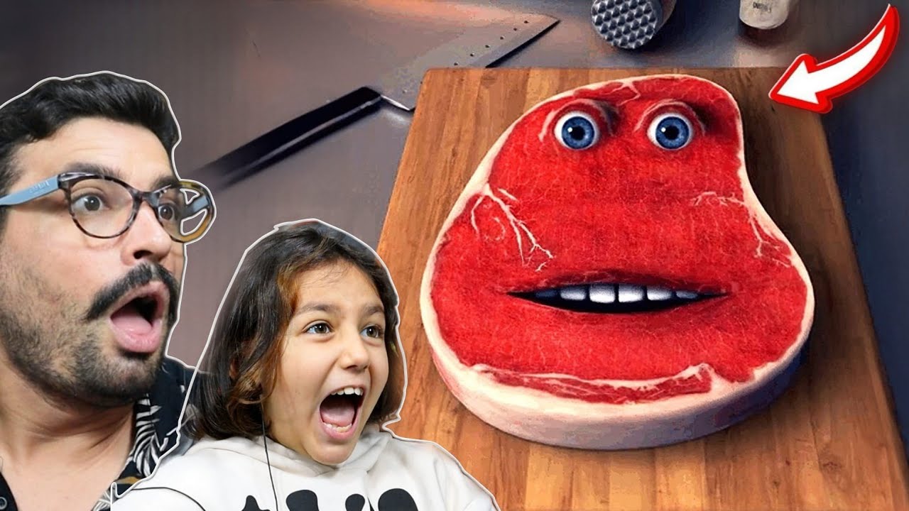 KONUŞAN ET CHARLİEYİ KESİYORUZ  😄 Charlie the Steak