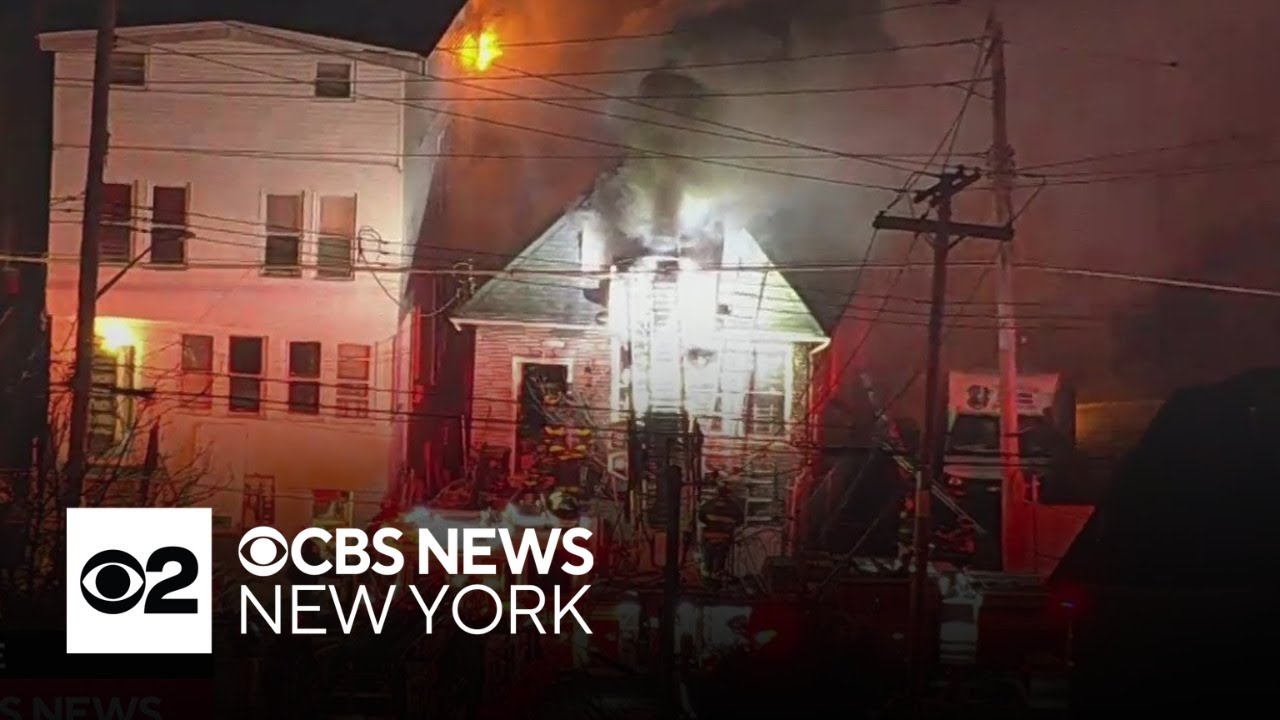 FDNY battles house fire on Staten Island