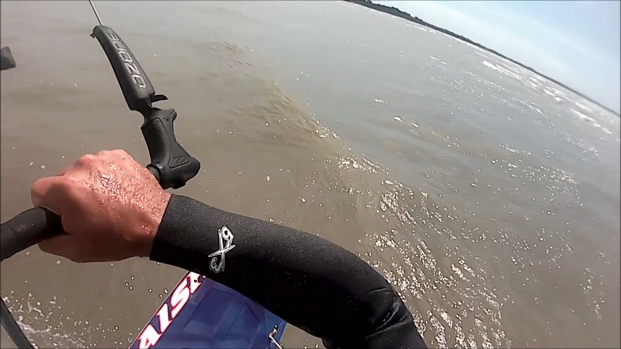 Gong Strutless 10m - 17 Noeuds - Spot Pont Mahé 06/08/2021.