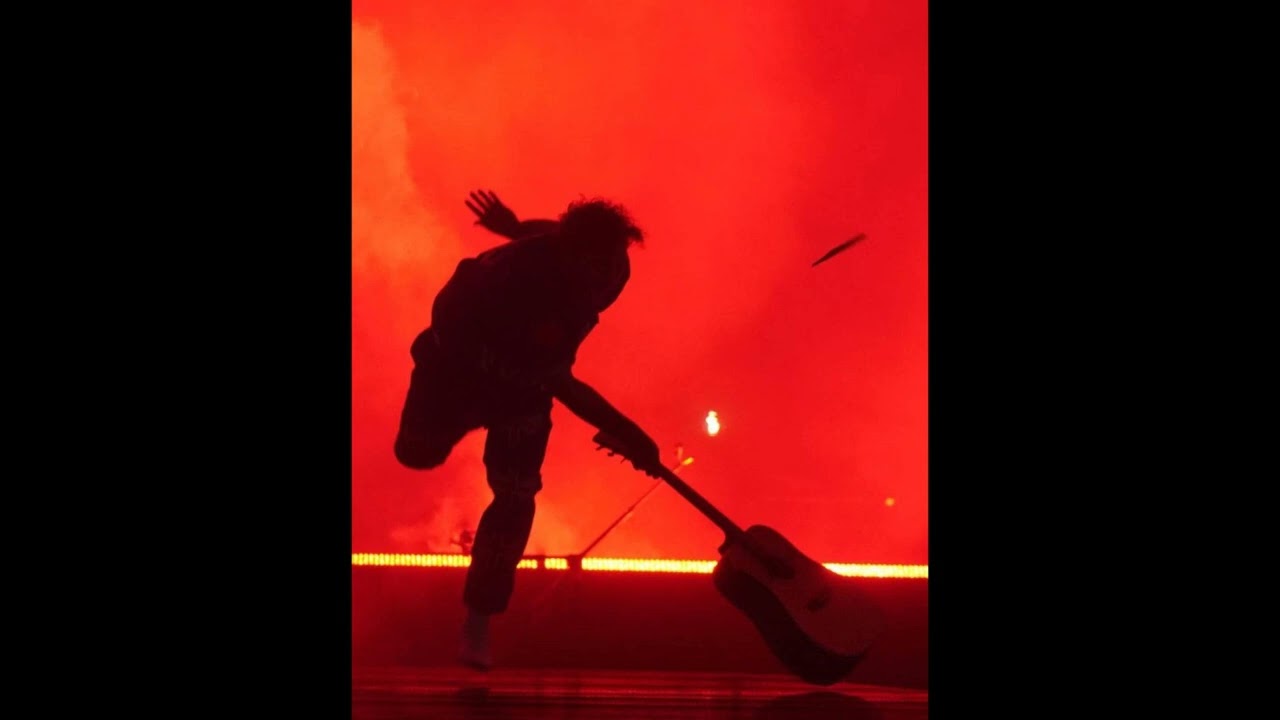 Post Malone - rockstar - live/concert version with guitar