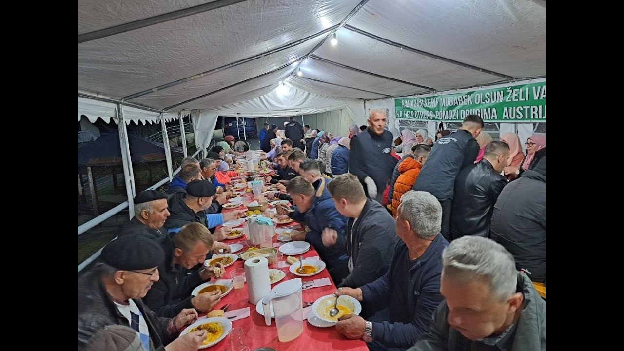 Kolektivni iftar za svoje džematlije priredio hadžija Zaim Hamzić u Jajićima (Kalesija) - 8. ramazan