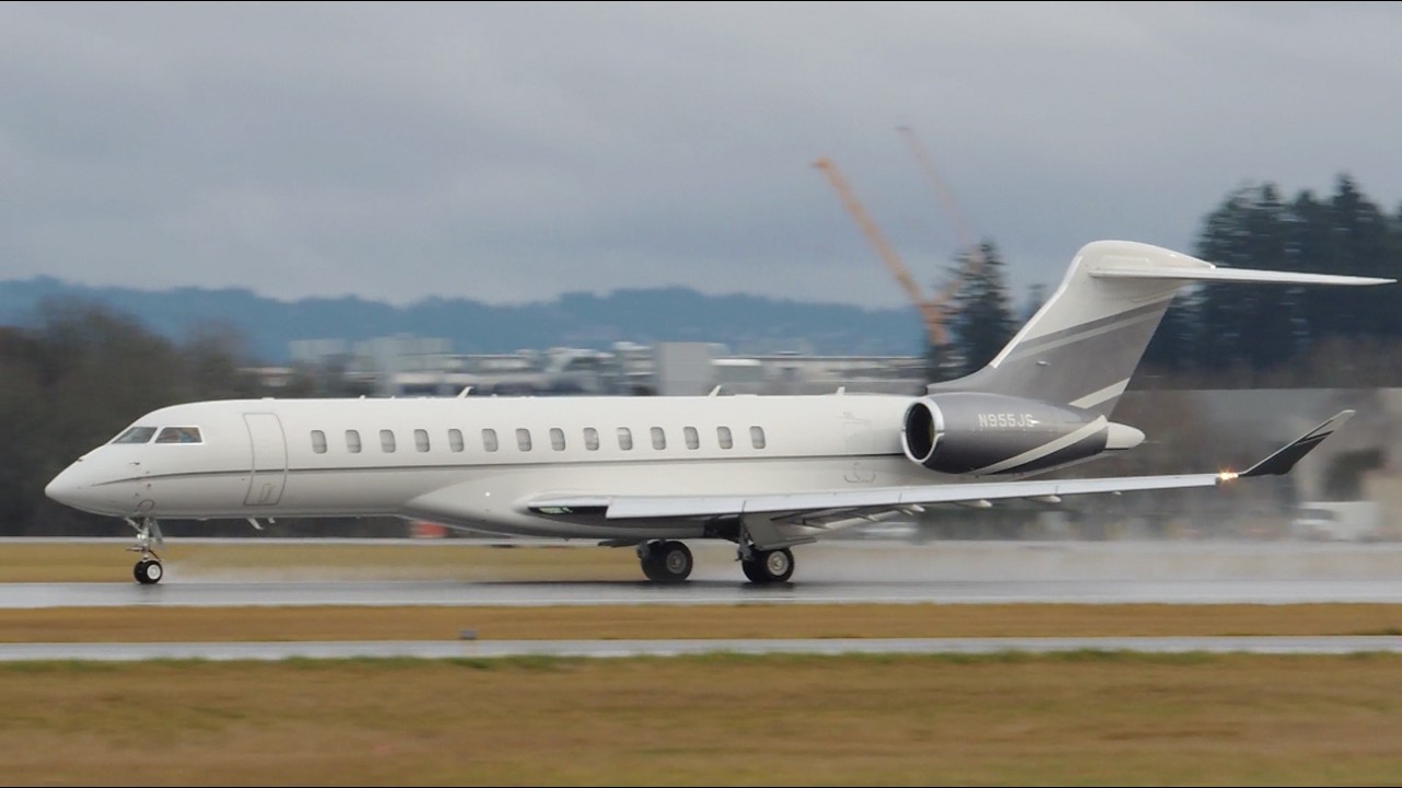 Bombardier Global 7500 [N955JS] takeoff from HIO