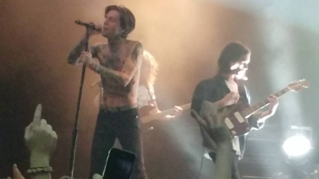 "Single" (live) - The Neighbourhood