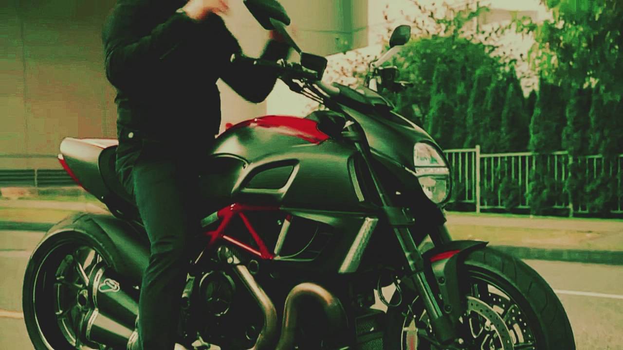 ►Barry Allen and Oliver Queen _ Flesh