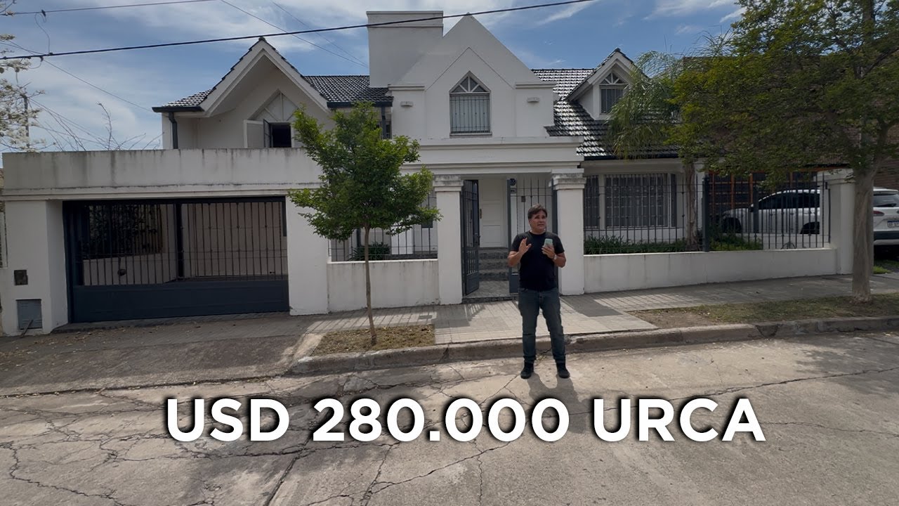 Vendida! Casa de Categoría en Barrio Urca – 4 Dormitorios, Pileta y Quincho | 430 m²