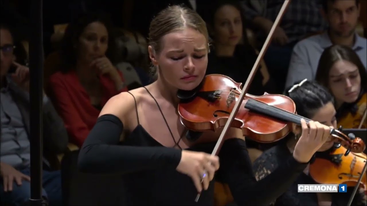 STRADIVARI festival - A.Vivaldi Concerto Grosso re min op 3 n.11 RV565 - LAURA MARZADORI - OFM