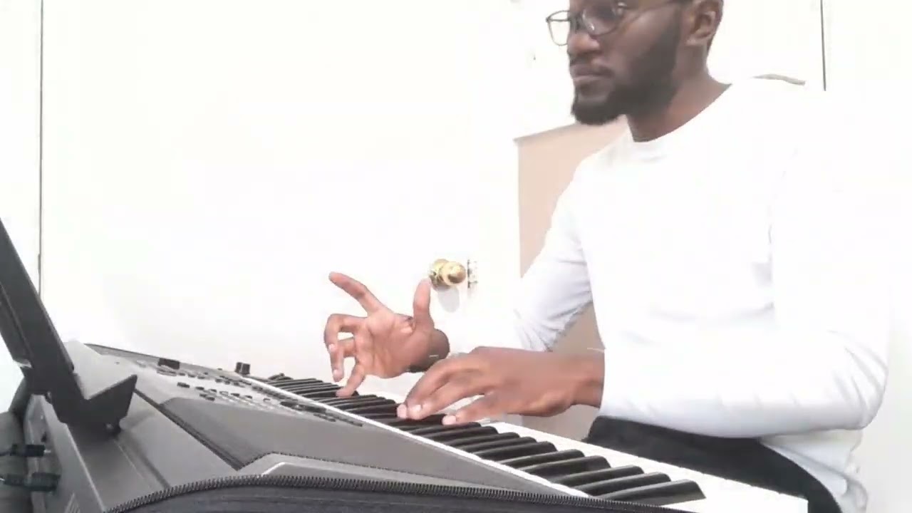 LUCIEN DEISS (Que tous soient un), accompagnement au piano.