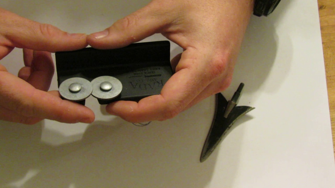 How To Sharpen with a  Rada Sharpener for rookies